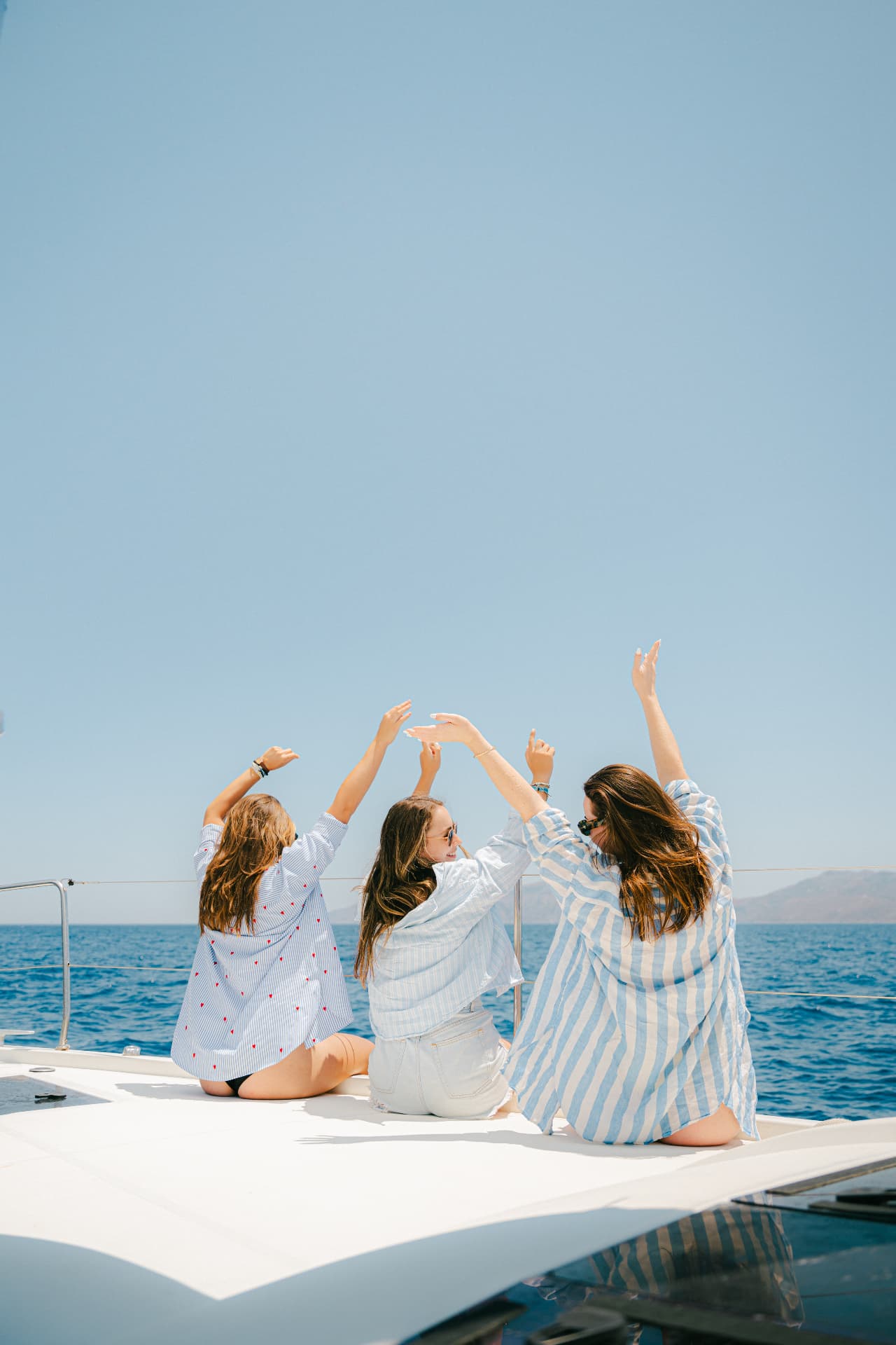 Hands Up On The Bow, photography by Studio Witell