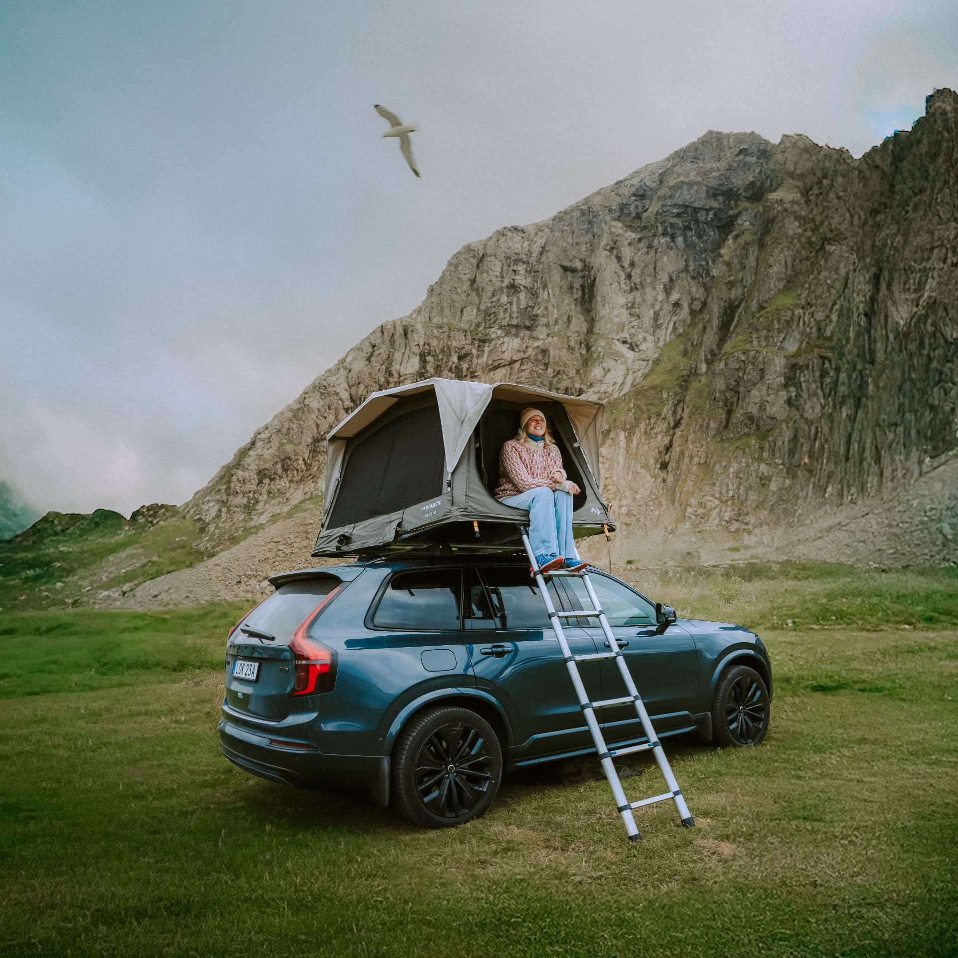 Lofoten Rooftop Camp — Automotive photography by Studio Witell