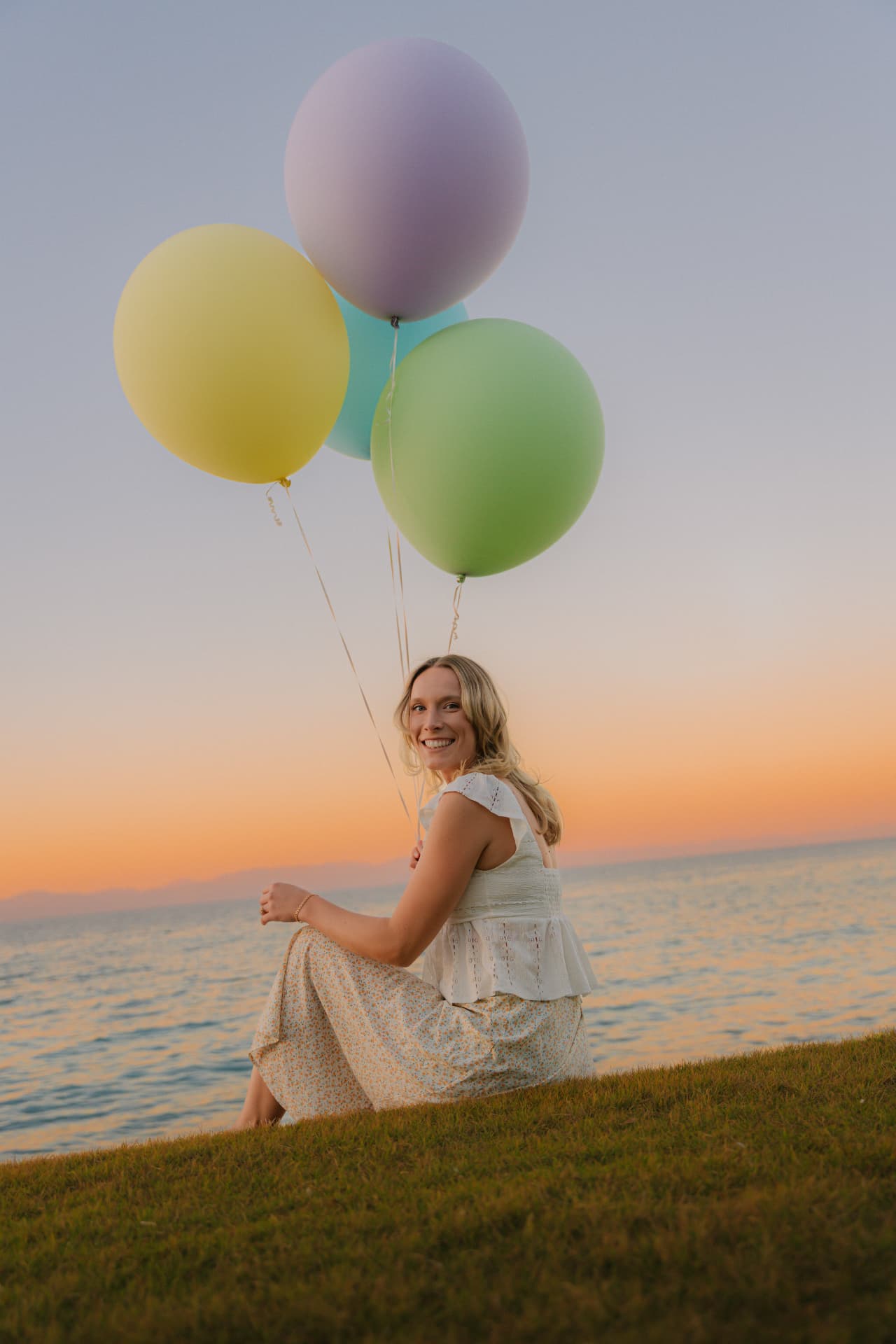 Balloons By The Sea — Portrait photography by Studio Witell